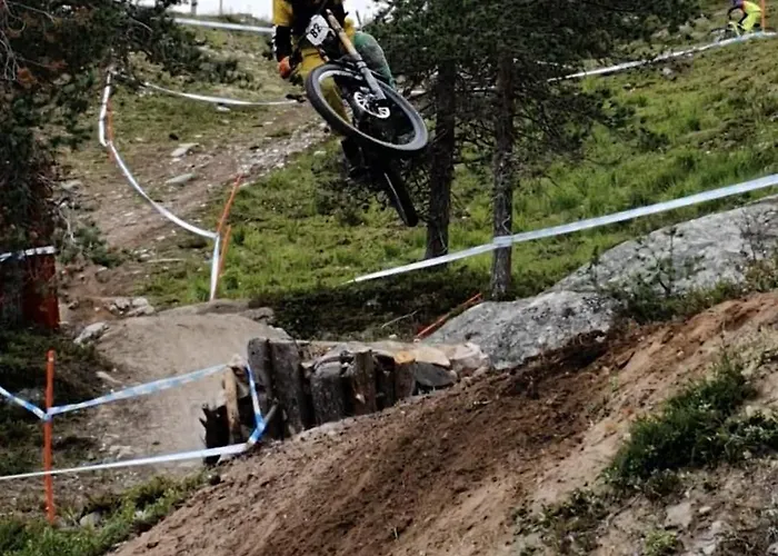 Park Base Camp روكا